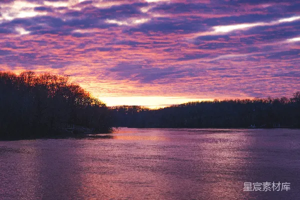 高清摄影 夕阳下的宁静湖景