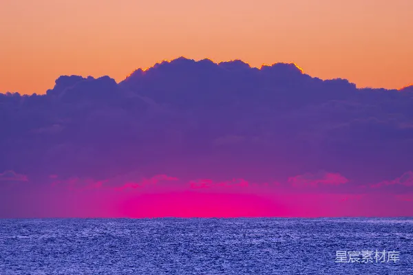 高清摄影 夕阳下的海与云