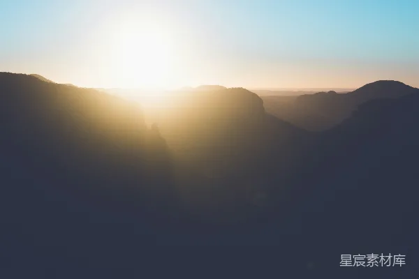 高清摄影 雾中山峦