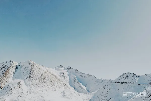 高清摄影 雪山下的宁静