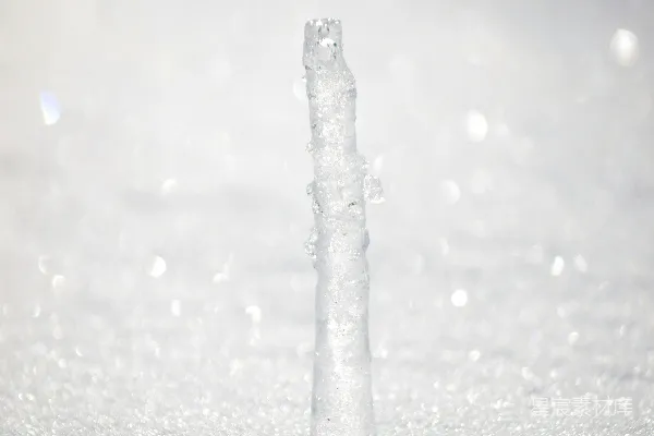 高清摄影 雪中的冰柱
