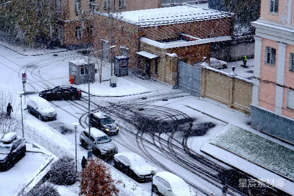 高清摄影 雪中的城市街道
