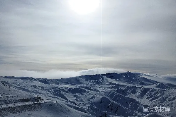 高清摄影 阳光下的雪域风光