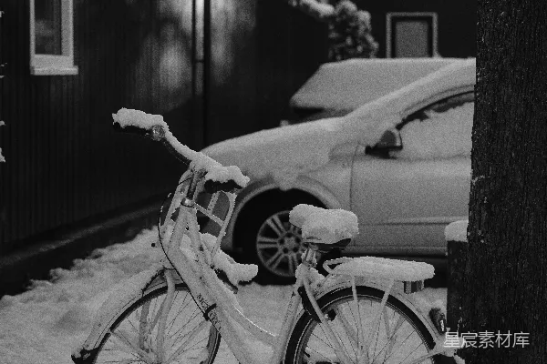 高清摄影 冬日雪景中的自行车