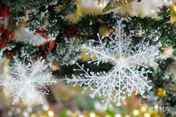 高清摄影 圣诞节装饰中的雪花挂件