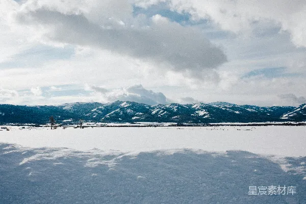 高清摄影 雪中的宁静山景