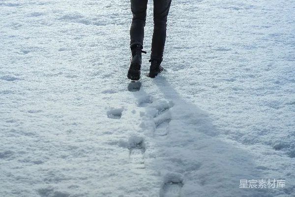 高清摄影 雪地足迹