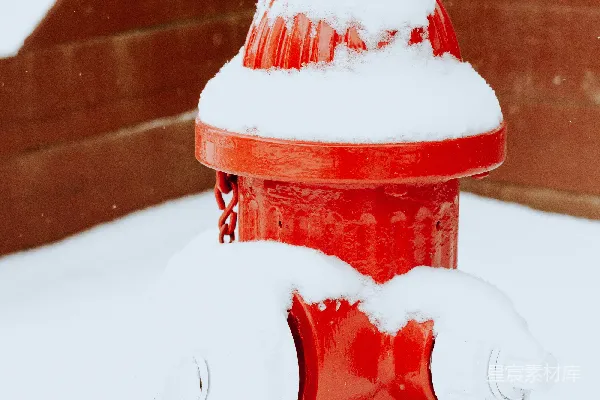 高清摄影 雪中的红色消防栓