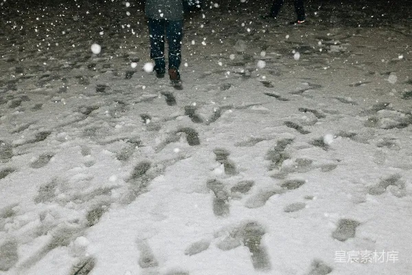 高清摄影 雪地足迹