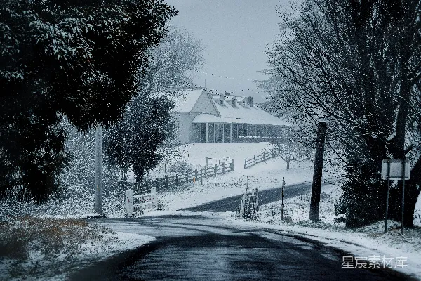 高清摄影 冬日雪景中的宁静小屋