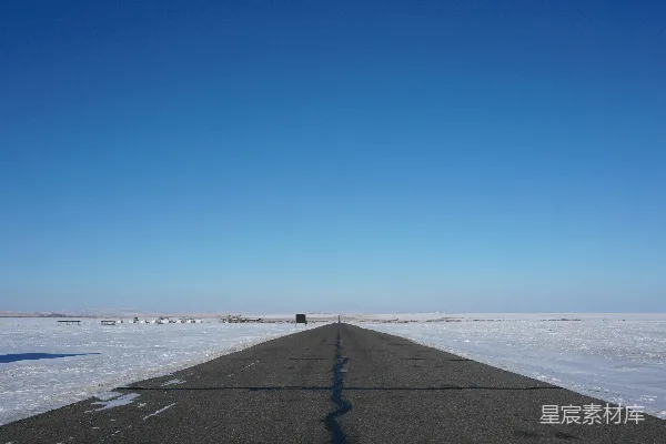 高清摄影 雪地尽头的公路
