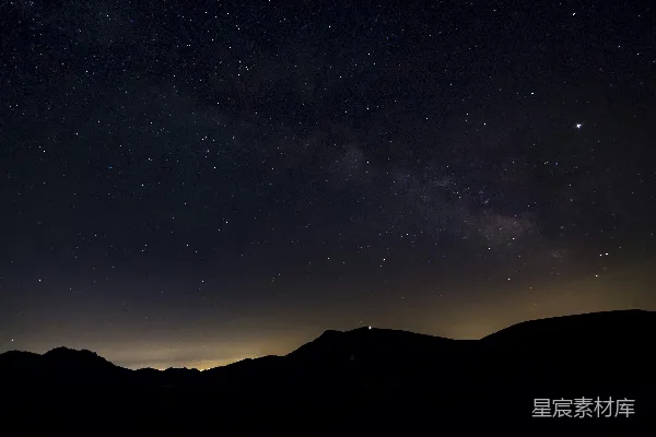 高清摄影 夜空下的山脉