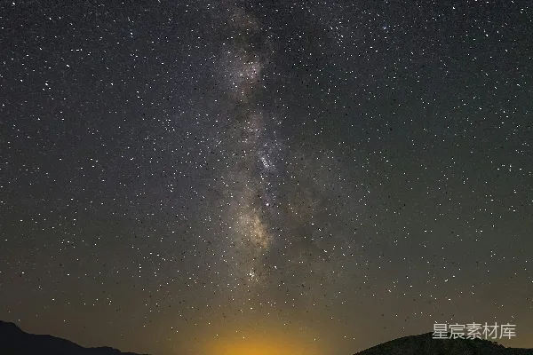 高清摄影 银河倒映湖面的夜景