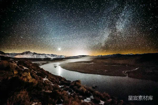 高清摄影 星空下的静谧湖畔