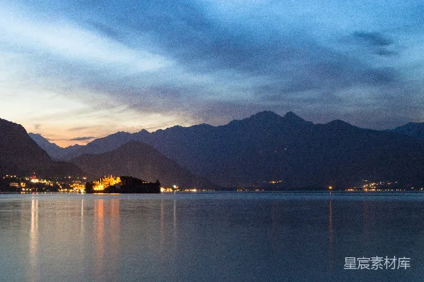 高清摄影 湖畔山景夜景