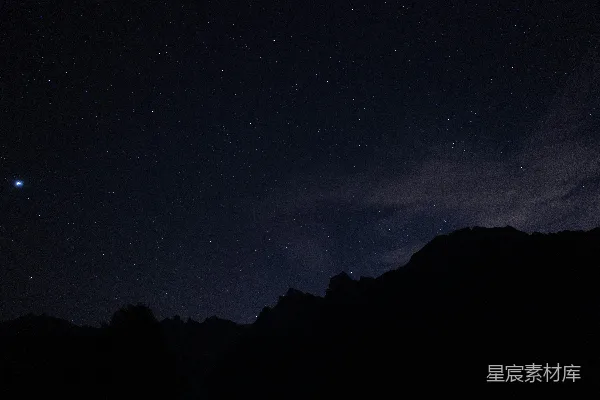 高清摄影 寂静的夜空与山峦剪影