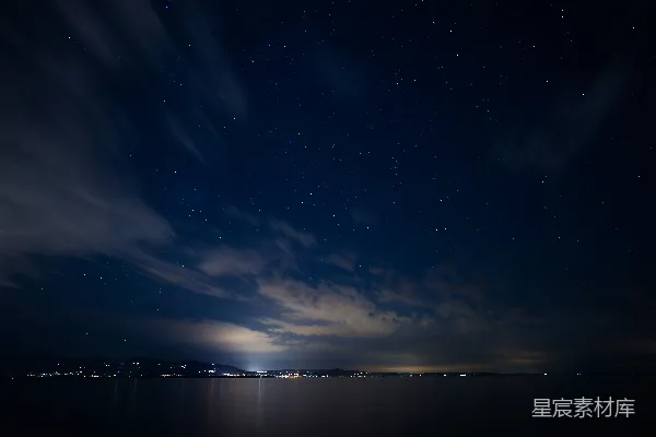 高清摄影 夜空下的湖泊与星星