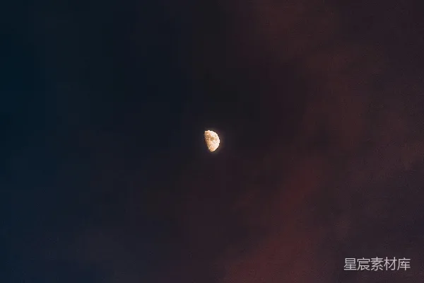 高清摄影 夜空中的弯月