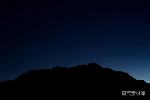 高清摄影 夜空下的山峰轮廓