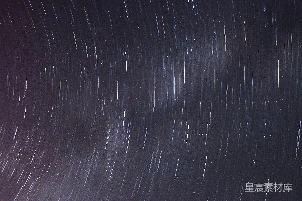高清摄影 流星雨的轨迹
