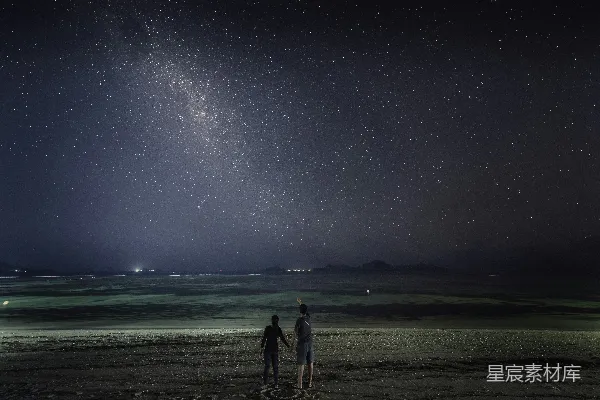 高清摄影 夜空下的浪漫散步