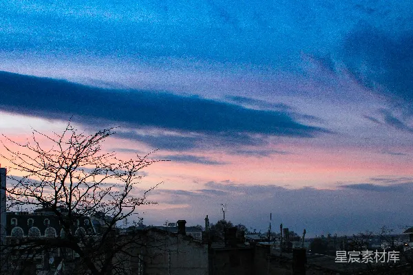 高清摄影 城市黄昏：静谧的天空