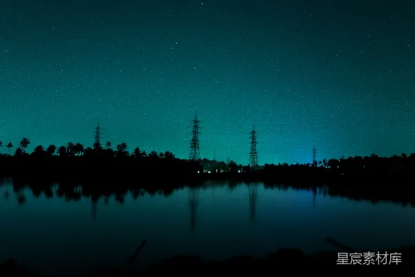 高清摄影 夜色下的静谧湖畔