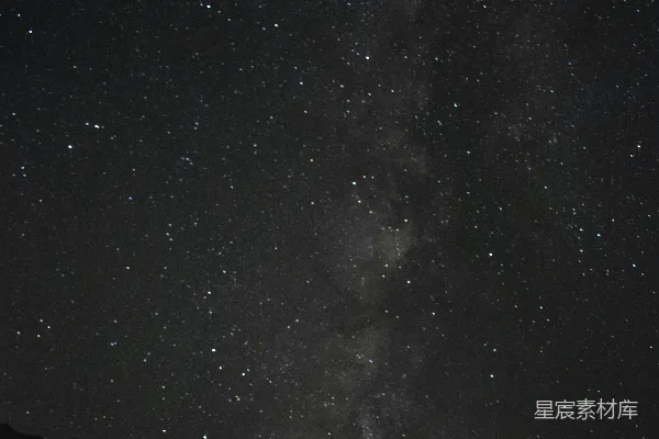 高清摄影 银河与山峦的夜空