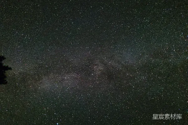 高清摄影 璀璨星空下的银河