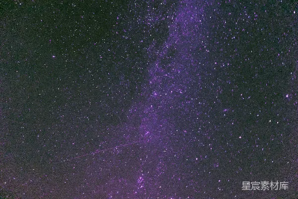高清摄影 紫光闪烁的夜空