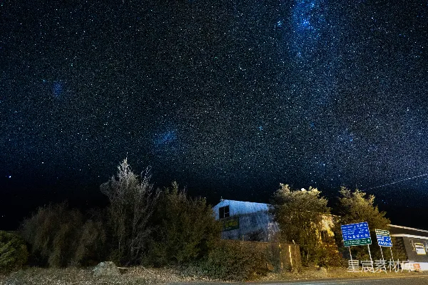 高清摄影 夜空下的小屋