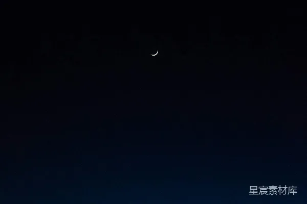 高清摄影 新月下的宁静夜空