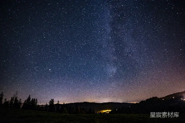 高清摄影 星河下的宁静夜晚