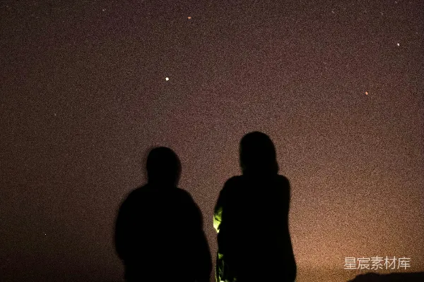 高清摄影 仰望星空的剪影