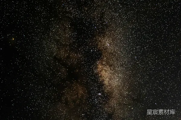 高清摄影 璀璨星空下的银河