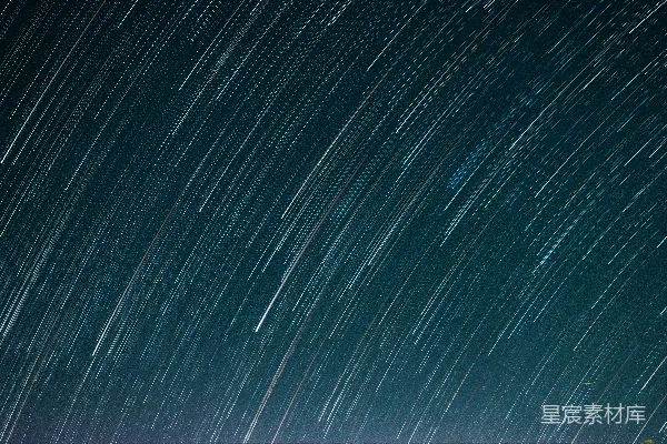 高清摄影 流星雨的轨迹