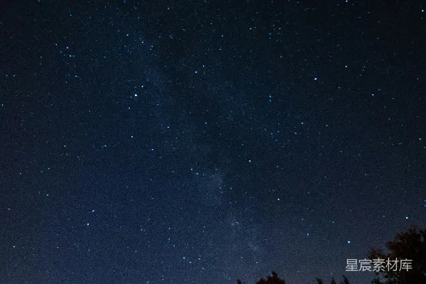 高清摄影 星河夜空下的静谧