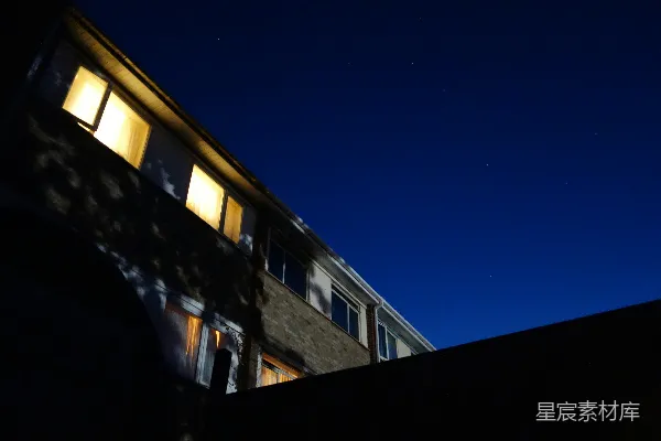 高清摄影 夜幕下的温馨家园