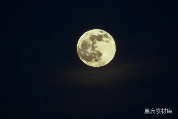 高清摄影 夜空中的圆月