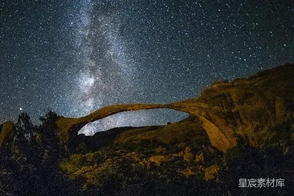 高清摄影 夜空下的自然拱门