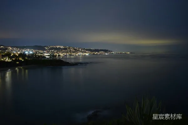 高清摄影 夜幕下的海滨小镇