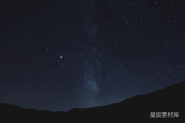 高清摄影 银河星空下的山峦