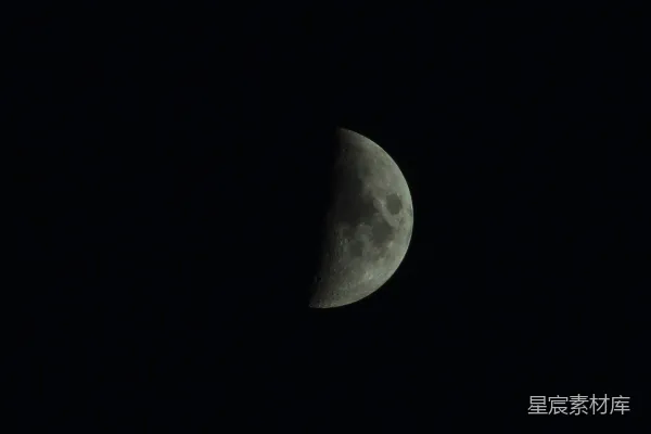 高清摄影 夜空中的一弯新月