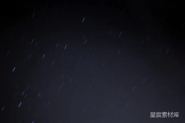 高清摄影 流星雨的轨迹
