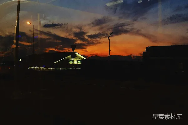 高清摄影 夕阳下的城市街景