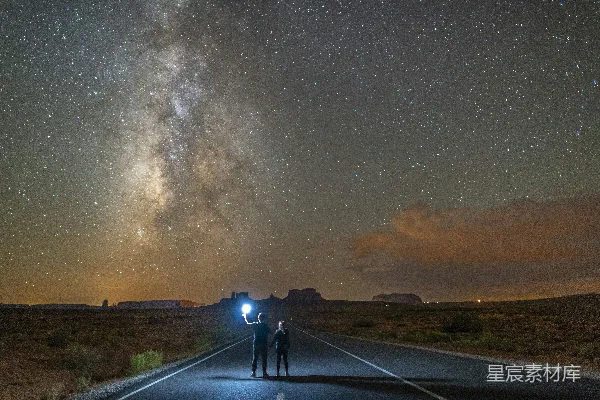 高清摄影 星空下的旅伴
