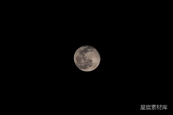 高清摄影 静谧的夜空下的圆月