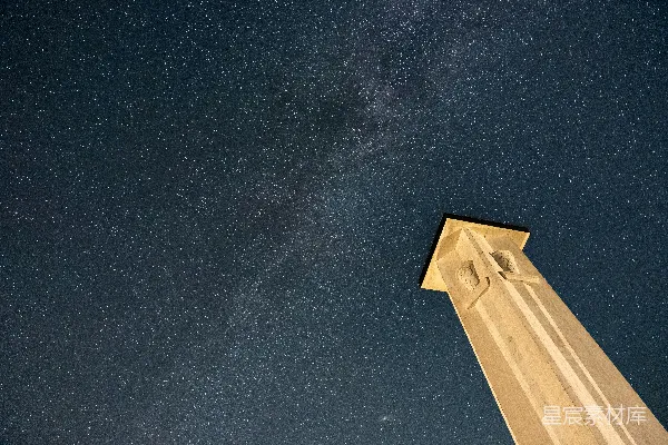 高清摄影 夜空中矗立的古塔