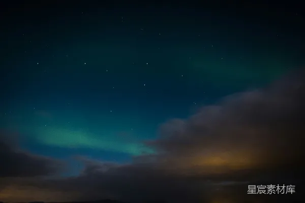 高清摄影 极光下的夜空