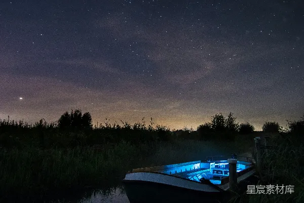 高清摄影 夜幕下的小船